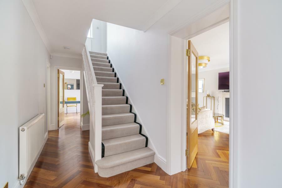 Knowle Grove, Virginia Water, GU25 4JD