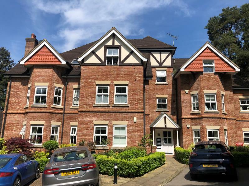 2 bedroom flat for rent in Branksome Park Road, Camberley, GU15 2AE, GU15