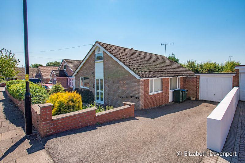 3 bedroom detached bungalow for sale in Pangfield Park, Allesley Park