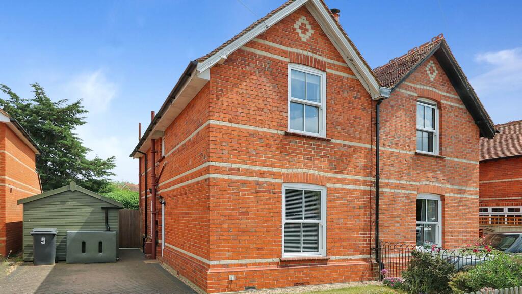 Main image of property: Meadowside Road, Pangbourne