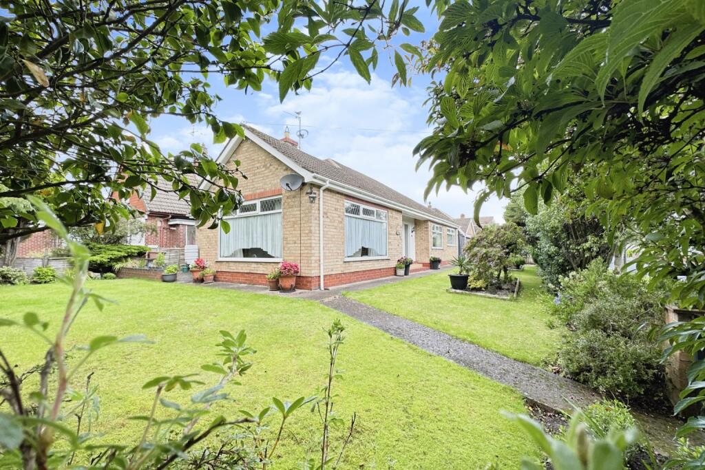 3 bedroom detached bungalow for sale in The Lunds, Kirk Ella, Hull