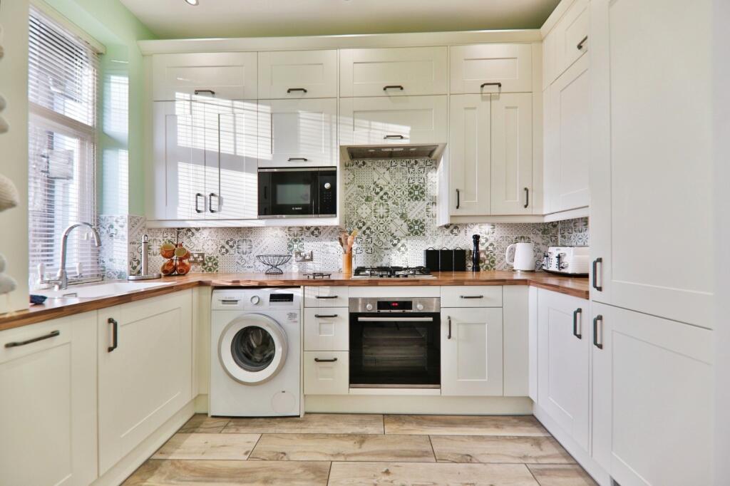 2 bedroom apartment for sale in Davenport Avenue, Hessle, East Riding of Yorkshire, HU13 0RW, HU13