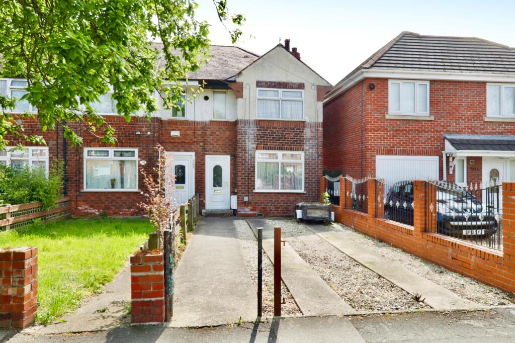 2 bedroom end of terrace house for sale in Hotham Road South, Hull