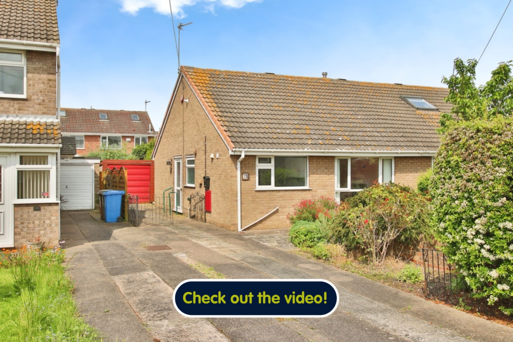 2 bedroom semi-detached bungalow for sale in Lincoln Green, Hull, HU4 7SY, HU4