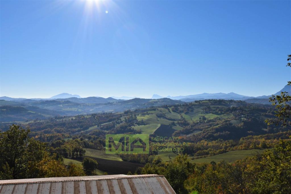 4 bedroom country house for sale in Le Marche, Macerata
