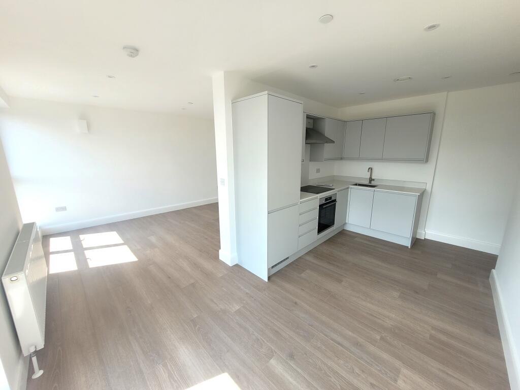 Main image of property: 190 -192 High Street, SLOUGH