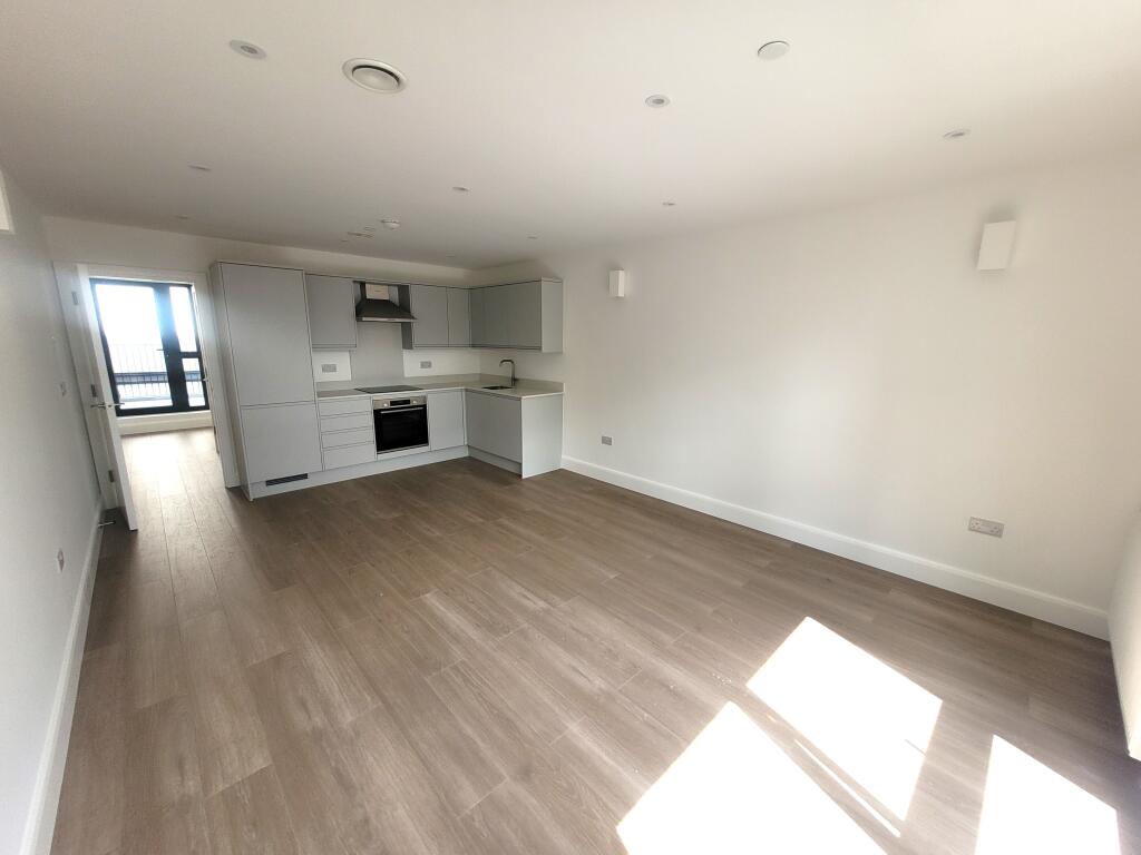 Main image of property: 190 -192 High Street, SLOUGH