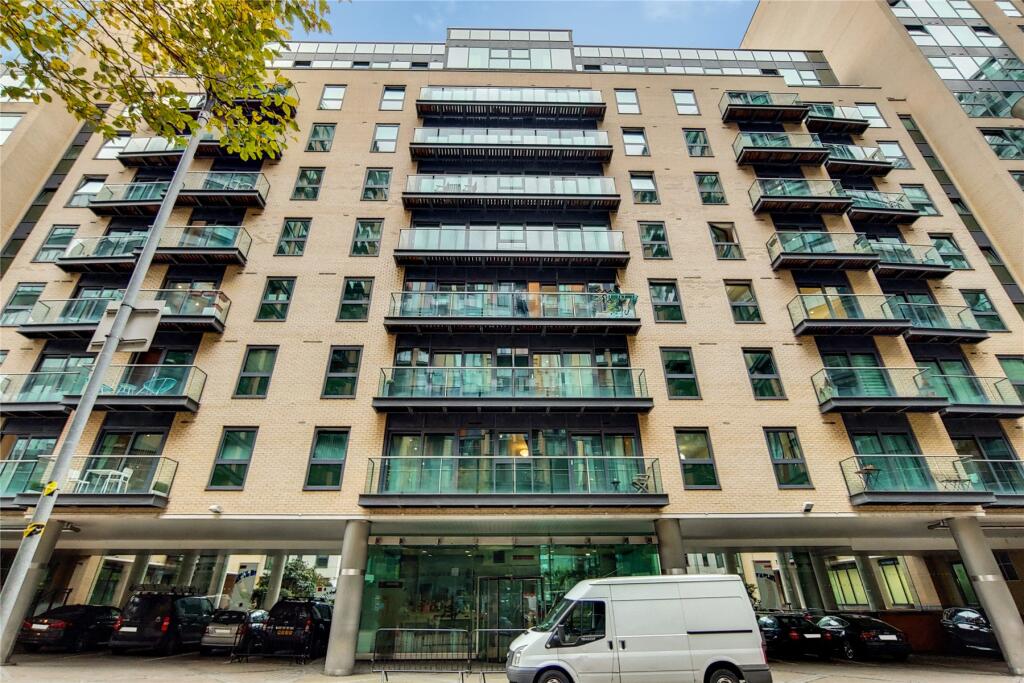 Main image of property: Millharbour, London, E14