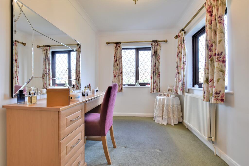 4 bedroom detached house for sale in Essex Road, Maldon, Essex, CM9