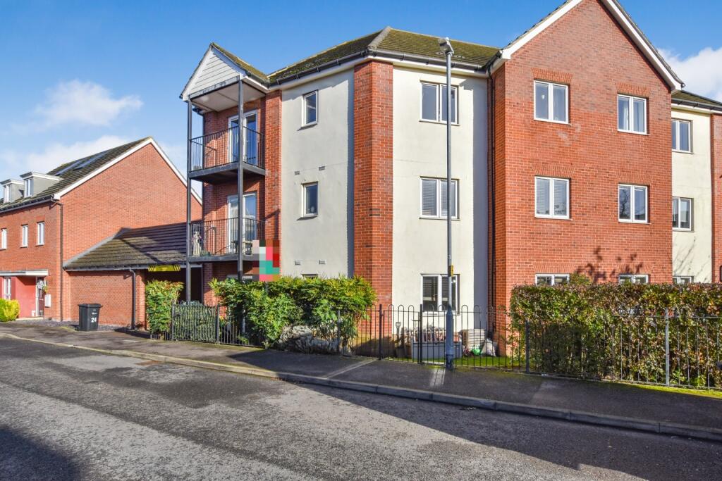 2 bedroom apartment for sale in Haygreen Road, Witham, Essex, CM8