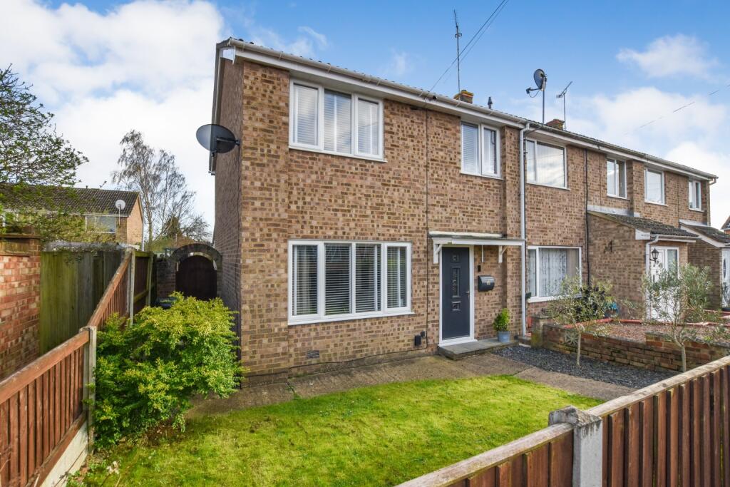 3 bedroom end of terrace house for sale in Burns Close, Maldon, Essex, CM9
