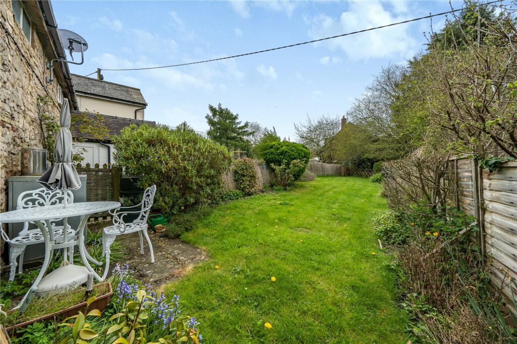 2 bedroom terraced house for sale in Clun Road, AstononClun, Craven