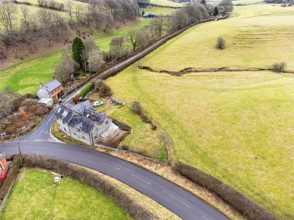 4 bedroom detached house for sale in New Invention, Bucknell