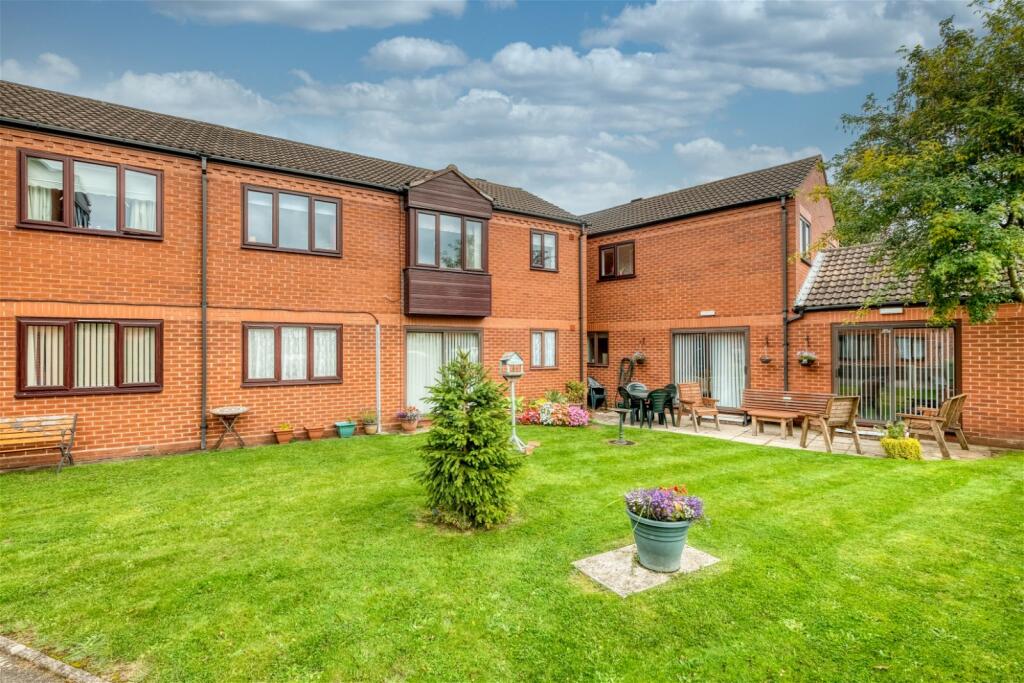 1 bedroom flat for sale in Eastwood Court, Foregate Street, Astwood