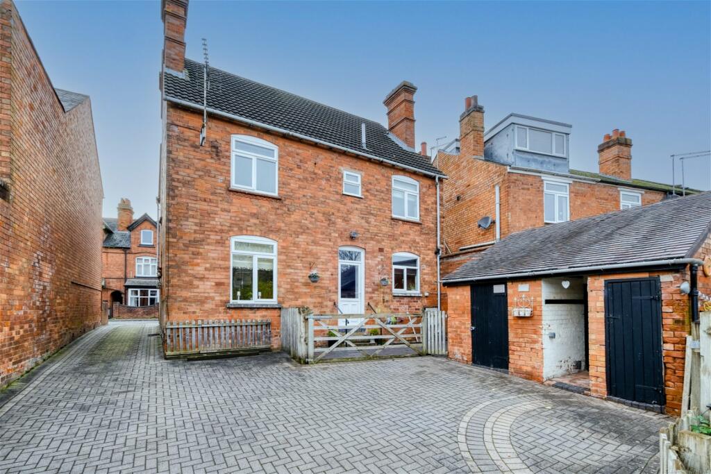 3 bedroom semidetached house for sale in Evesham Road, Crabbs Cross, Redditch B97 5JJ, B97