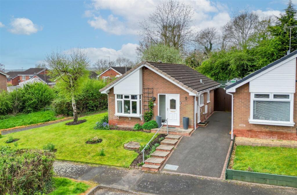 2 bedroom detached bungalow for sale in Offenham Close, Church Hill North, Redditch B98 8RJ, B98