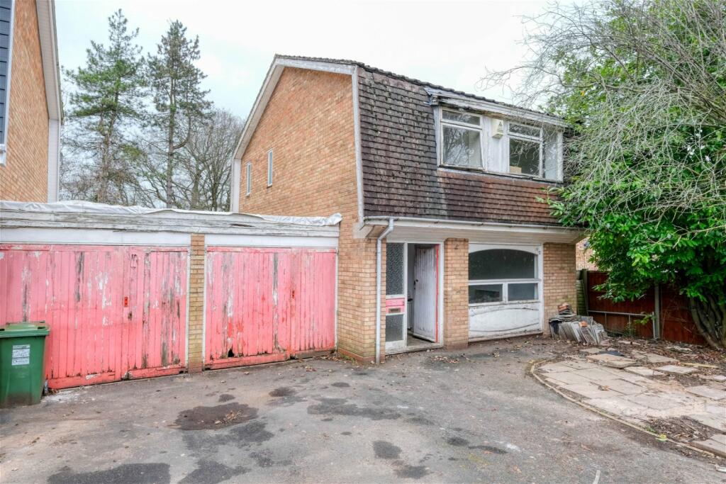 3 bedroom detached house for sale in Berrington Close, Ipsley, Redditch