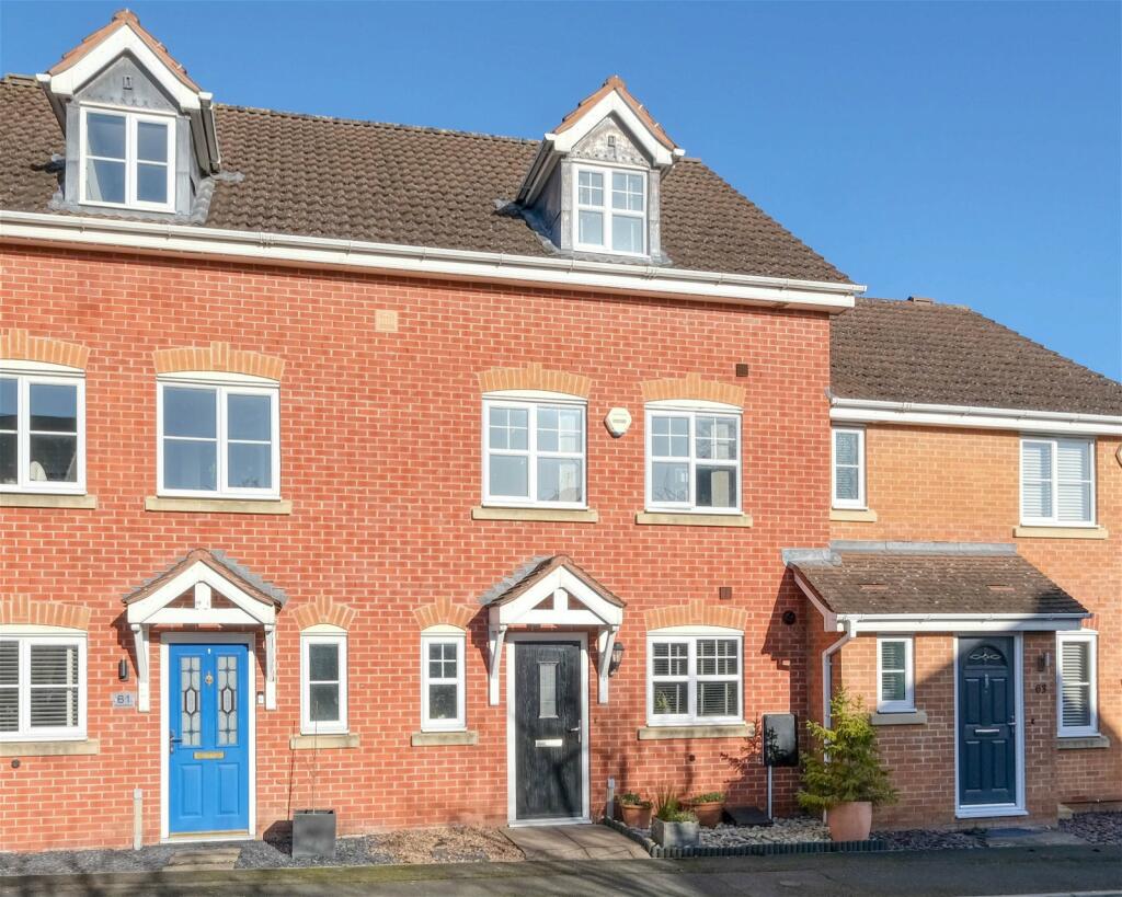 3 bedroom town house for sale in Wheatcroft Close, Brockhill, Redditch