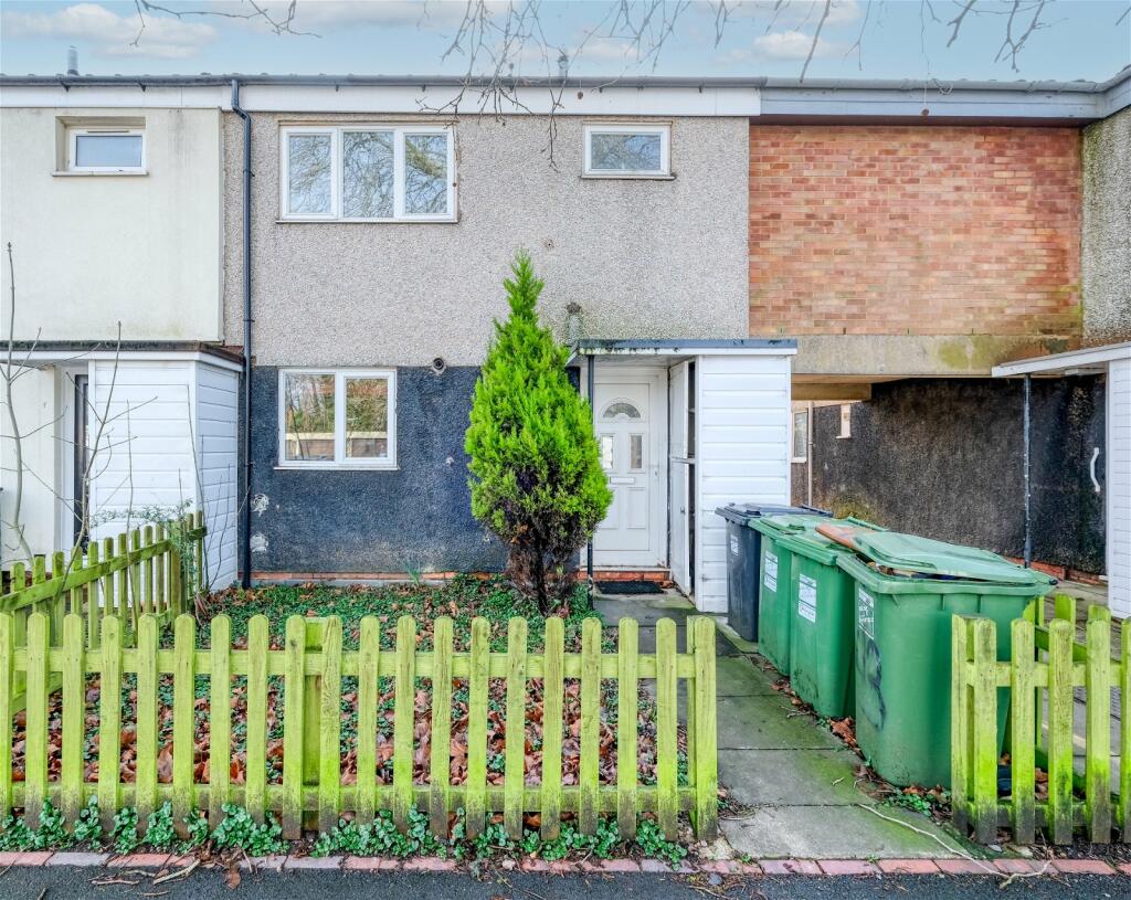 3 bedroom end of terrace house for sale in Longdon Close, Woodrow