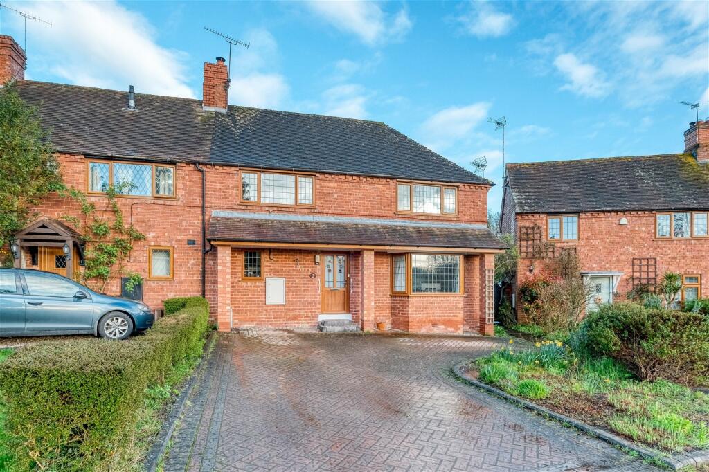 3 bedroom semidetached house for sale in The Glebe, Holt End, Beoley