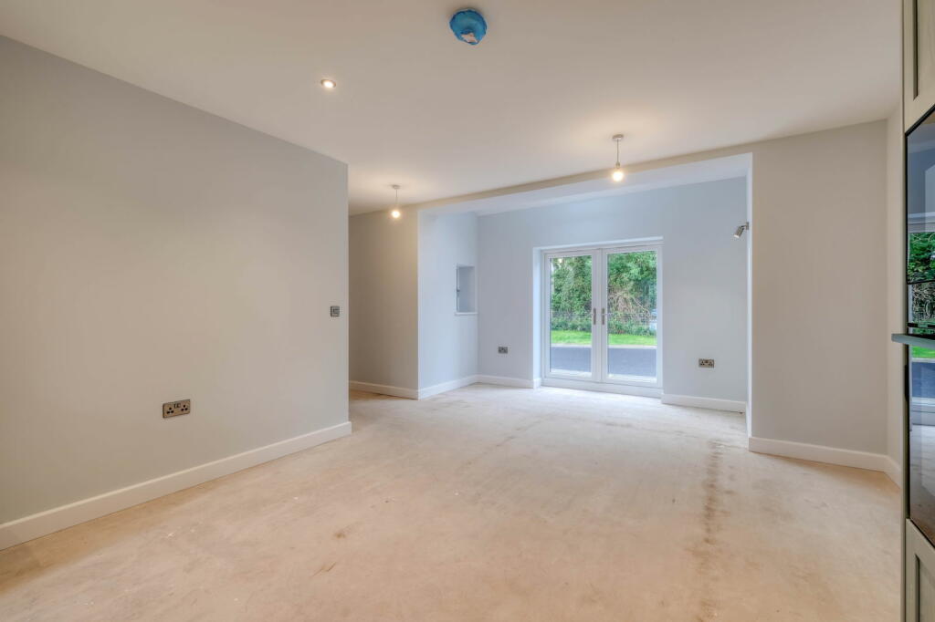 Additional property image - 3 Lion & Lamb Barns, Droitwich Road, Bradley Green B96 6RP