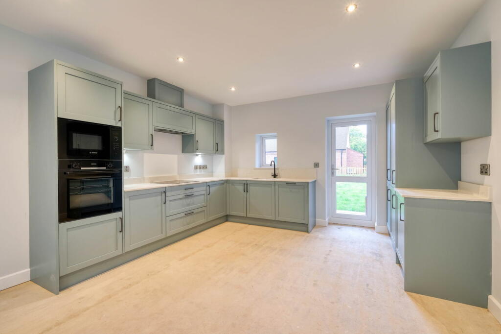 Additional property image - 3 Lion & Lamb Barns, Droitwich Road, Bradley Green B96 6RP