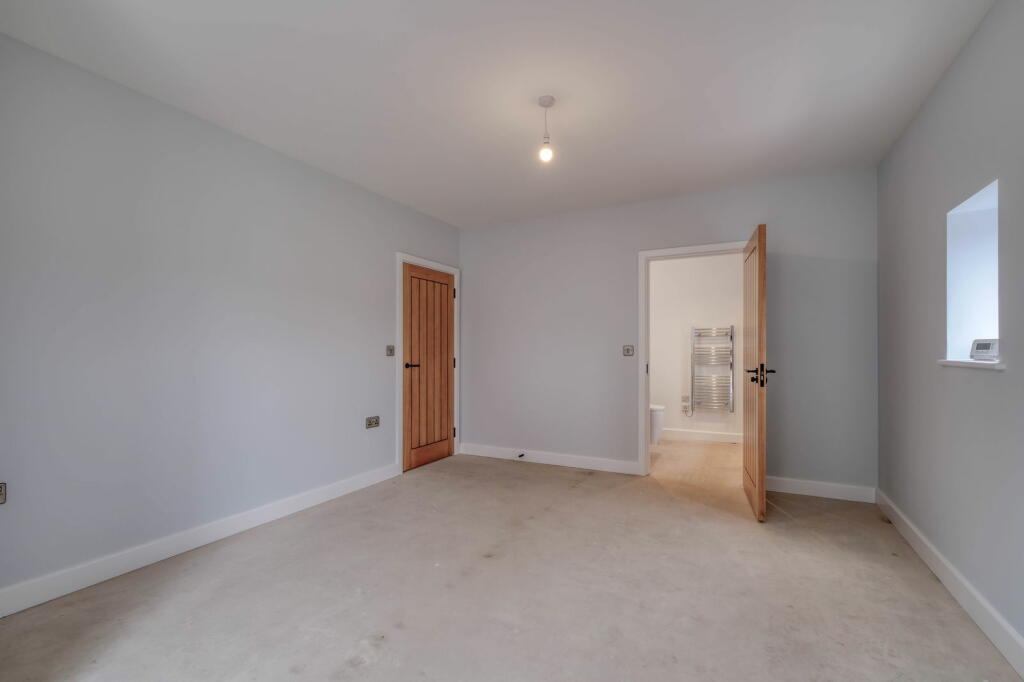 Additional property image - 3 Lion & Lamb Barns, Droitwich Road, Bradley Green B96 6RP