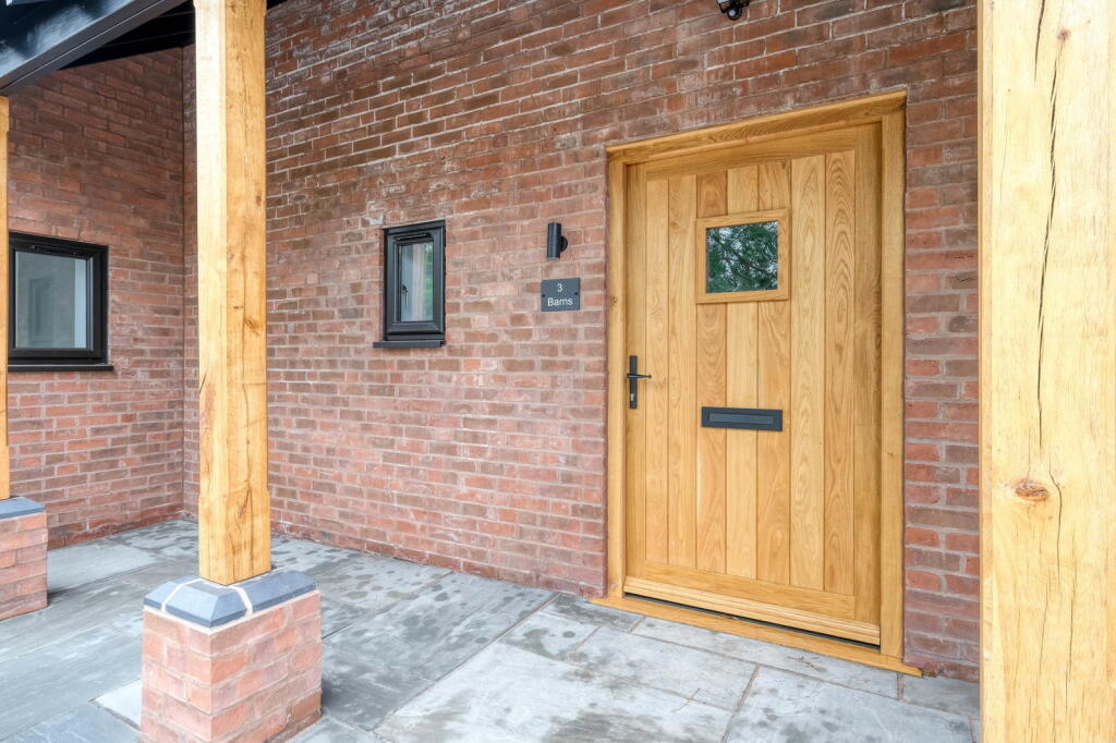 Additional property image - 3 Lion & Lamb Barns, Droitwich Road, Bradley Green B96 6RP
