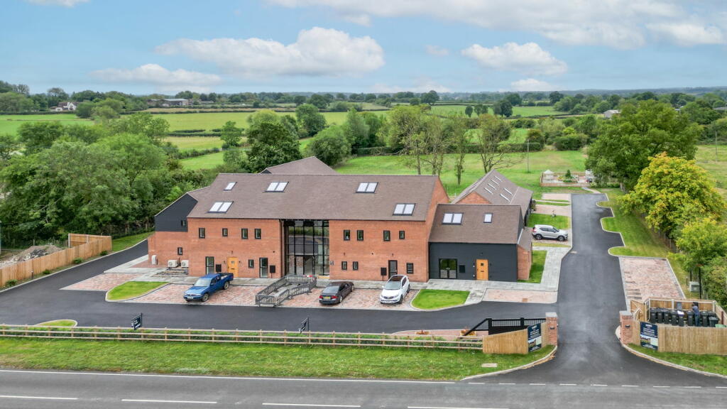 Additional property image - 3 Lion & Lamb Barns, Droitwich Road, Bradley Green B96 6RP