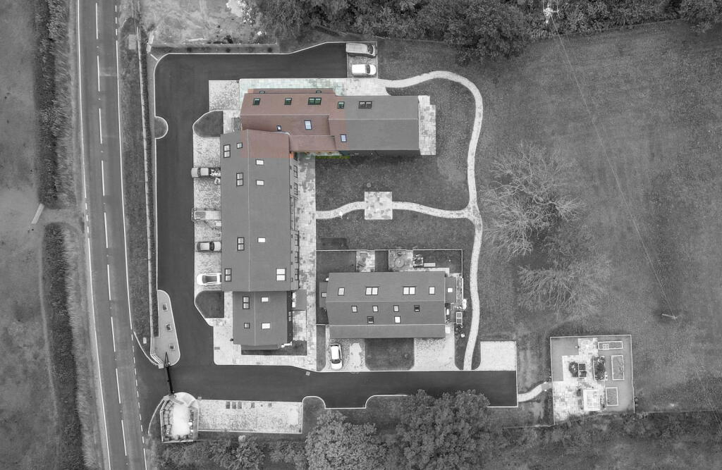 Additional property image - 3 Lion & Lamb Barns, Droitwich Road, Bradley Green B96 6RP