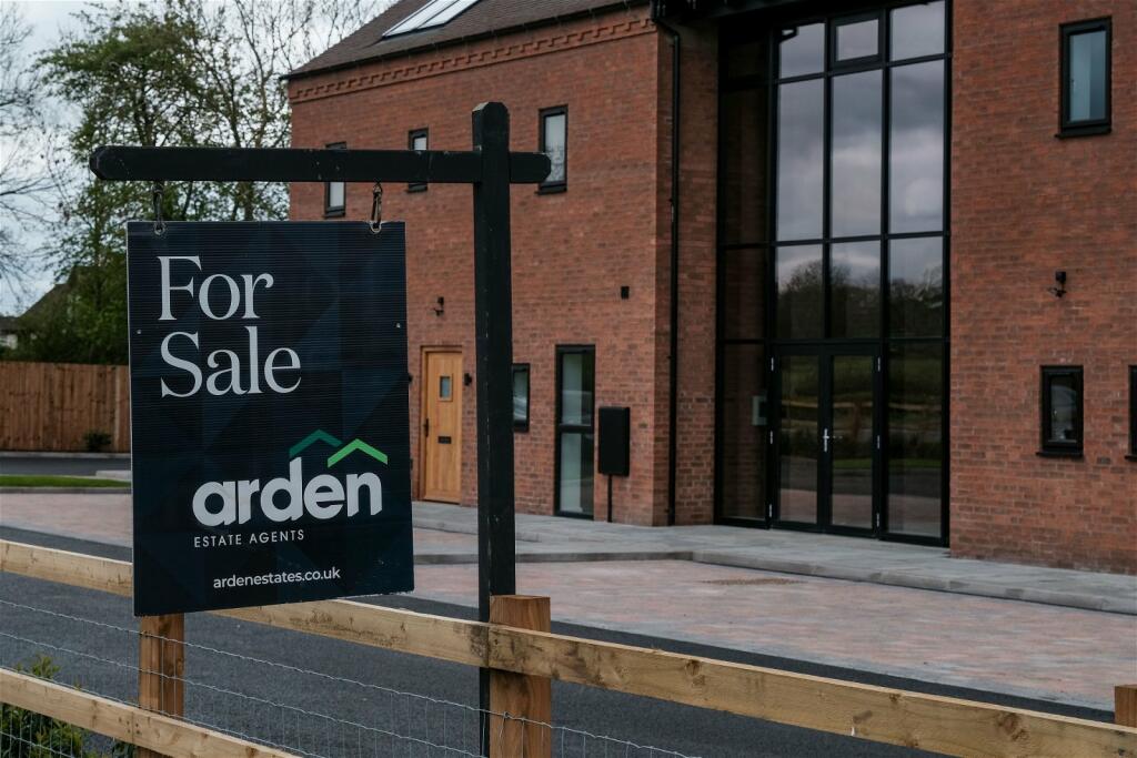 Additional property image - 4 Lion & Lamb Barns, Droitwich Road, Bradley Green B96 6RP