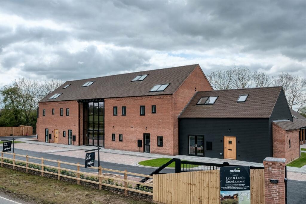 Additional property image - 4 Lion & Lamb Barns, Droitwich Road, Bradley Green B96 6RP