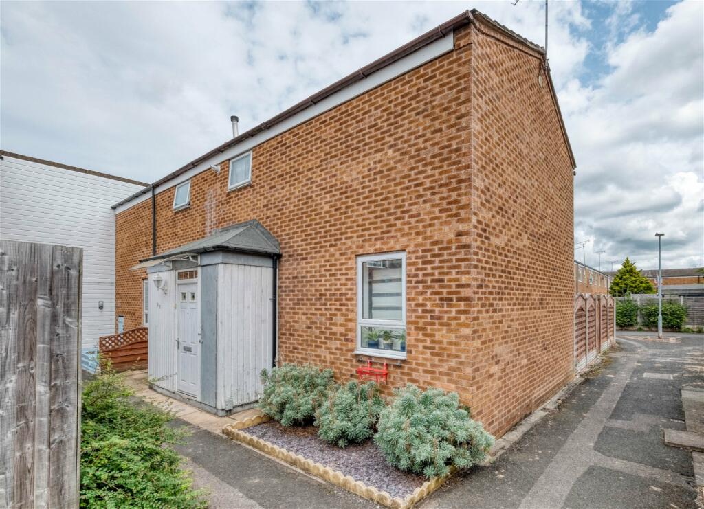 3 bedroom end of terrace house for sale in Ashorne Close, Matchborough