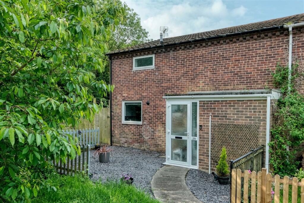 2 bedroom end of terrace house for sale in Haseley Close, Matchborough
