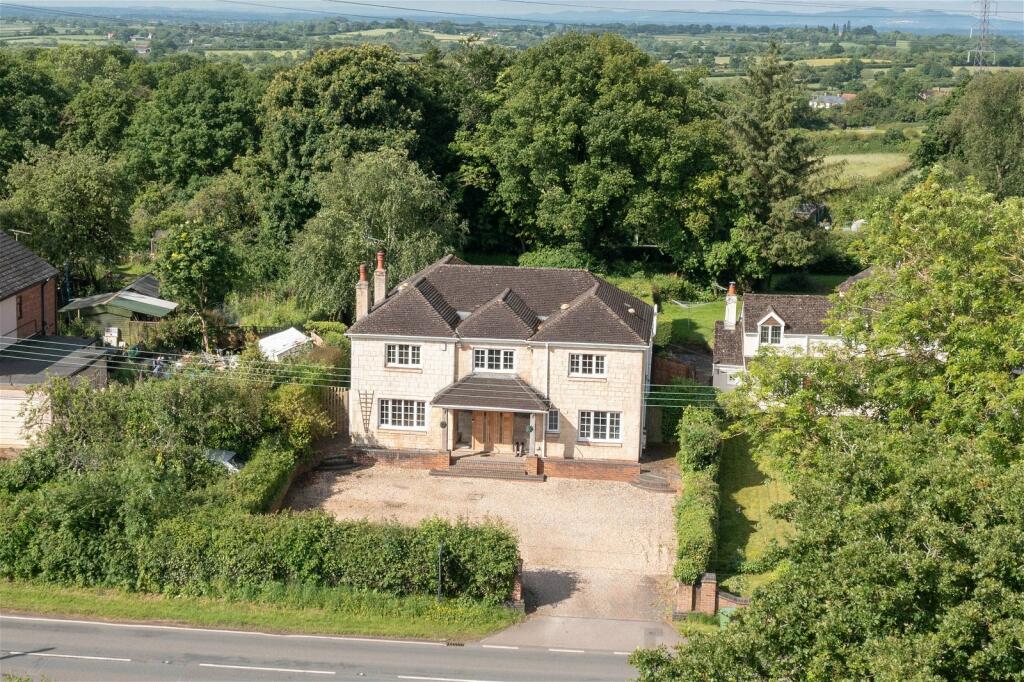 4 bedroom detached house for sale in The Ridgeway, Astwood Bank