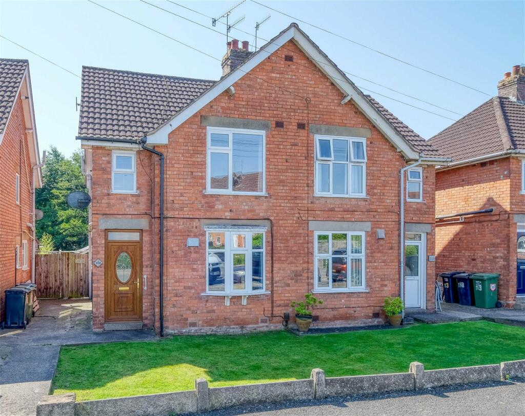 2 bedroom semidetached house for sale in Batchley Road, Batchley