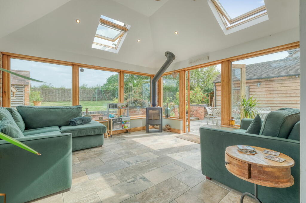 Additional property image - Keepers Cottage, Bradley Green, B96 6TQ
