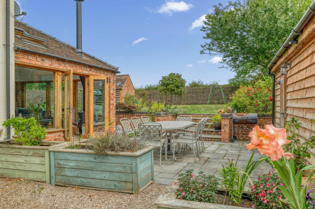 Additional property image - Keepers Cottage, Bradley Green, B96 6TQ