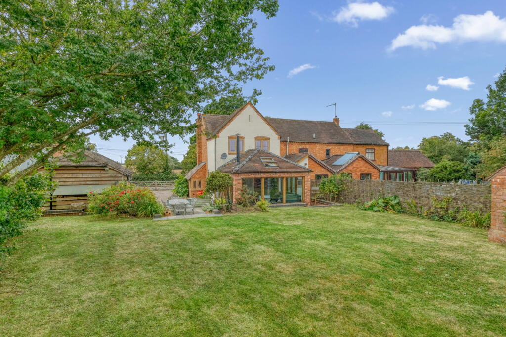 Additional property image - Keepers Cottage, Bradley Green, B96 6TQ