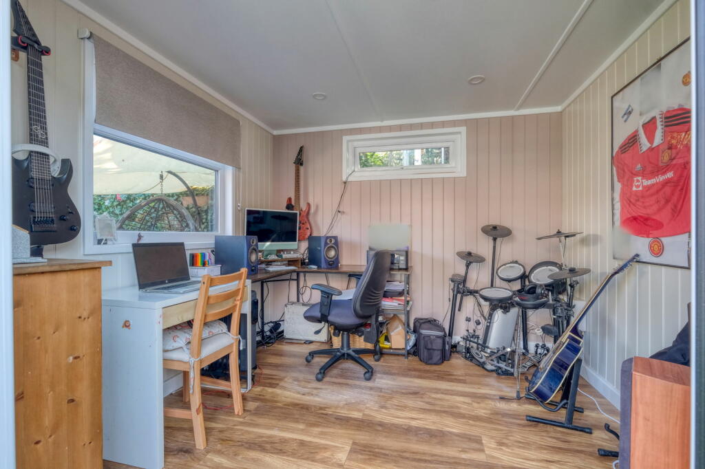 Additional property image - Spetchley Close, Walkwood, Redditch B97 5NB