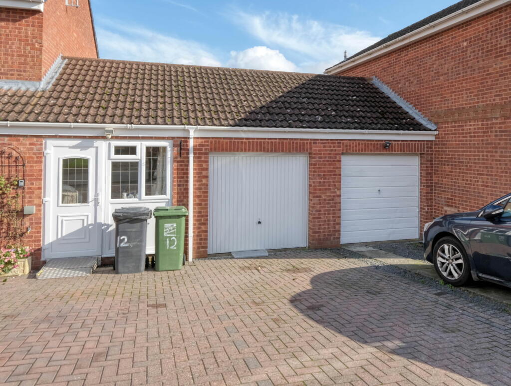 Additional property image - Spetchley Close, Walkwood, Redditch B97 5NB