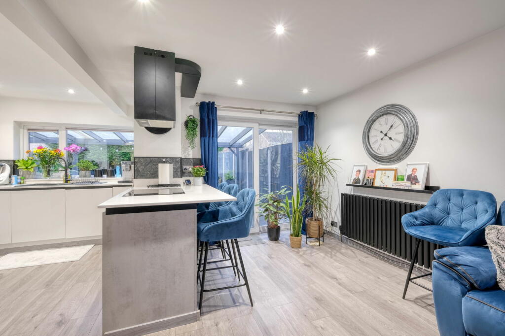 Additional property image - Kenchester Close, Matchborough East, Redditc B98 0BT