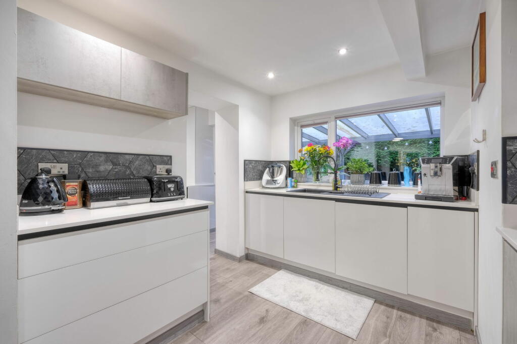Additional property image - Kenchester Close, Matchborough East, Redditc B98 0BT