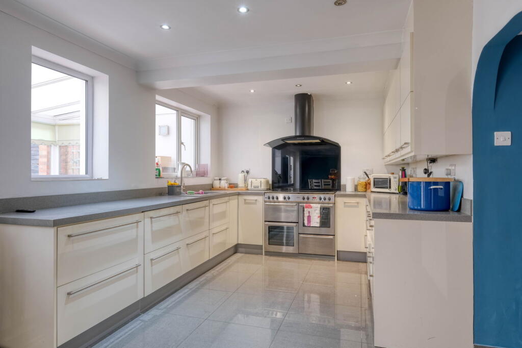 Additional property image - Oakenshaw Road, Greenlands, Redditch B98 7PA