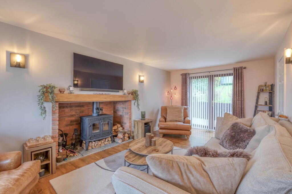 Additional property image - Valley Close, Callow Hill, Redditch B97 5YY