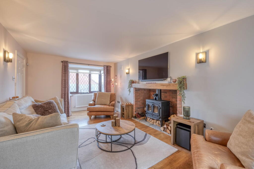 Additional property image - Valley Close, Callow Hill, Redditch B97 5YY