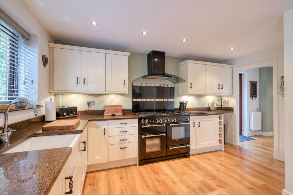 Additional property image - Valley Close, Callow Hill, Redditch B97 5YY