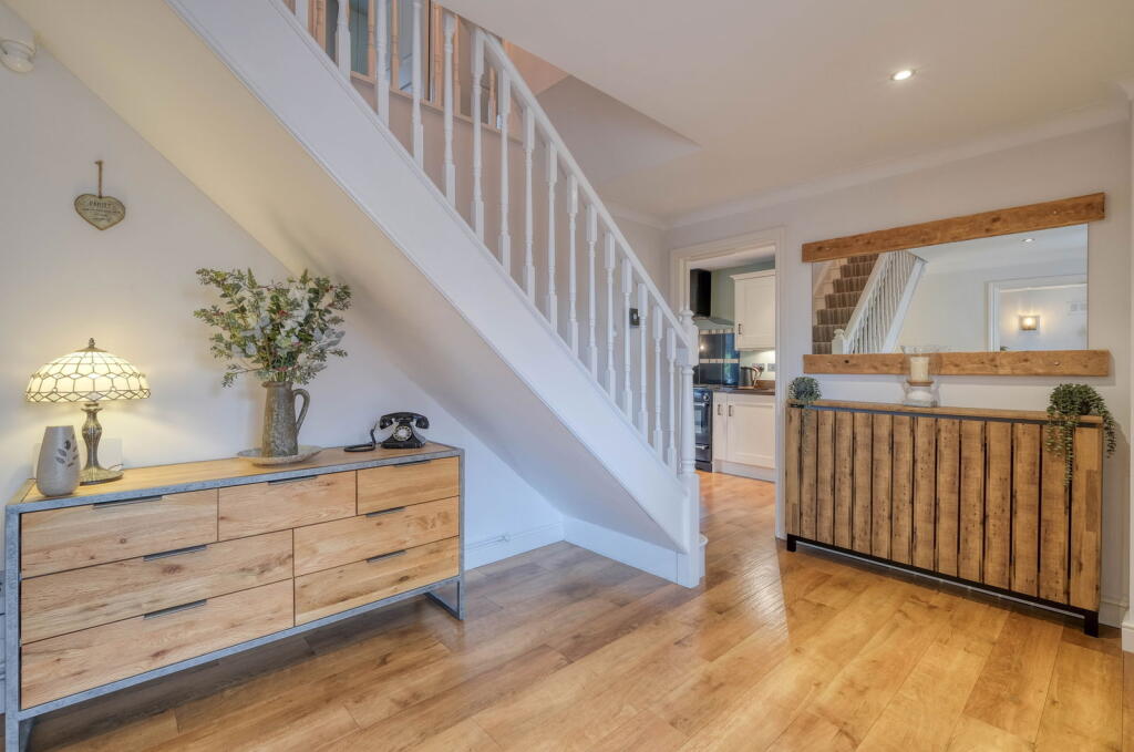 Additional property image - Valley Close, Callow Hill, Redditch B97 5YY
