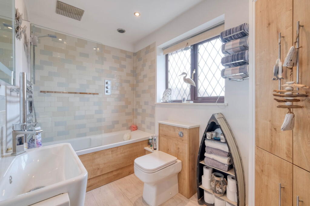 Additional property image - Valley Close, Callow Hill, Redditch B97 5YY
