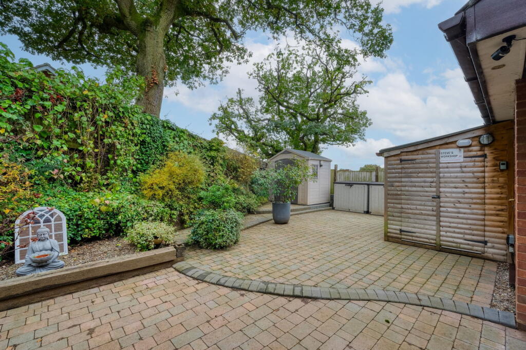 Additional property image - Valley Close, Callow Hill, Redditch B97 5YY